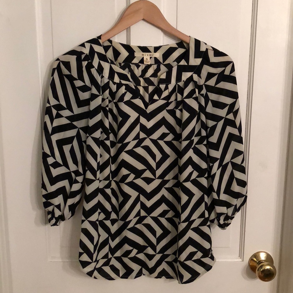 EUC 3/4 Sleeve Top